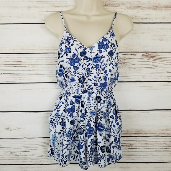 H&M Dresses & Skirts - H&M Divided Floral Romper Pockets EUC